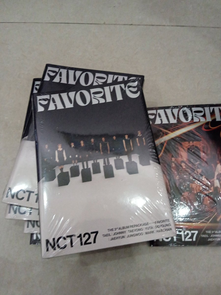 kaichagi's tweet photo. Oiya aku juga jual album nct 127 masih baru masih ber segel. Photocard tentu aja masih ada di dlm nya. Tapi minus tidak ada poster😭 knp aku punya banyak? Krn awal nya aku mau jualan tapi kek nya gak bakat deh. Jadi aku jual murah aja buat kalian 
100k/album #wtsalbumnct #nctzen https://t.co/aFnvIhiYjf