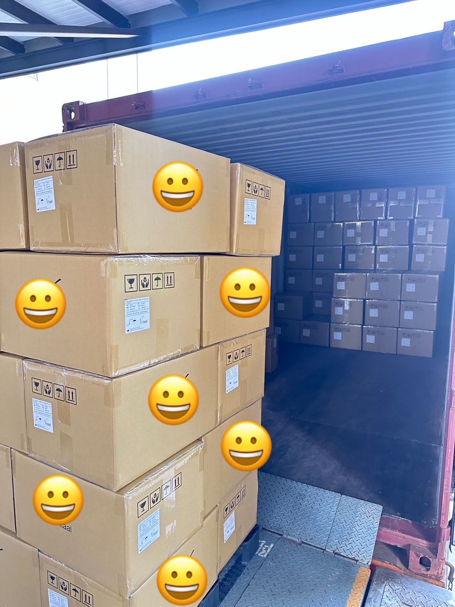 TaiwanCreate's tweet image. Customer first! Create Biotech loaded the container at 6 AM while most people were still at home. It’s fulfilling to see no waste of any empty space! #CreateBiotech #respiratorycare #flowsensor #reliable