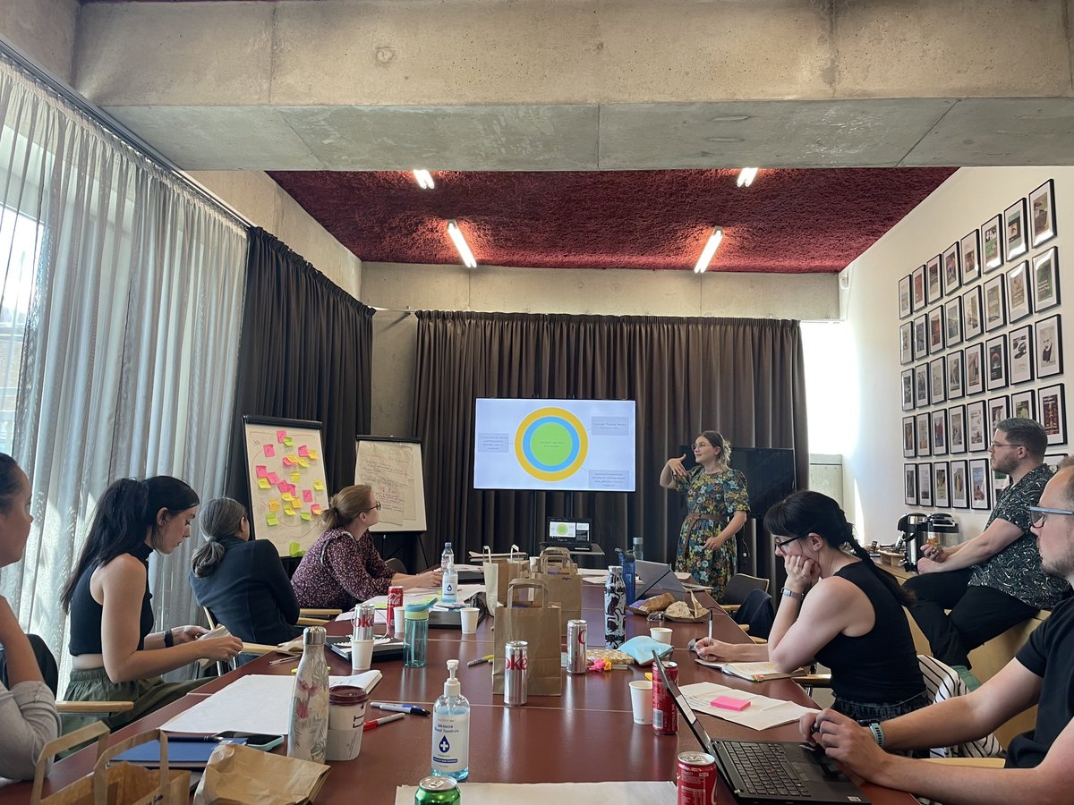 Collaboratory Research Hub tweet media