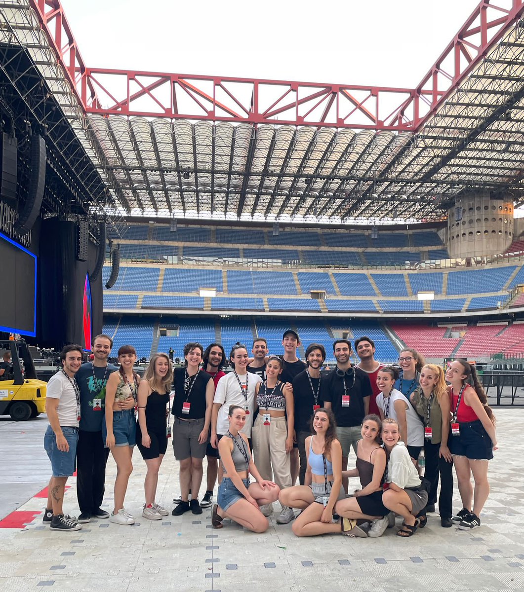STMusicale's tweet photo. Questa sera i nostri studenti sono pronti a incendiare il palco di 𝗦𝗮𝗻 𝗦𝗶𝗿𝗼 con 𝐁𝐥𝐚𝐧𝐜𝐨 🔥
Le iscrizioni per le ammissioni del 22 scadono oggi, avete ancora tempo per inseguire il vostro sogno! 🌟
ℹ️ https://t.co/4uEEIIlUqJ https://t.co/hSFGERnvvf