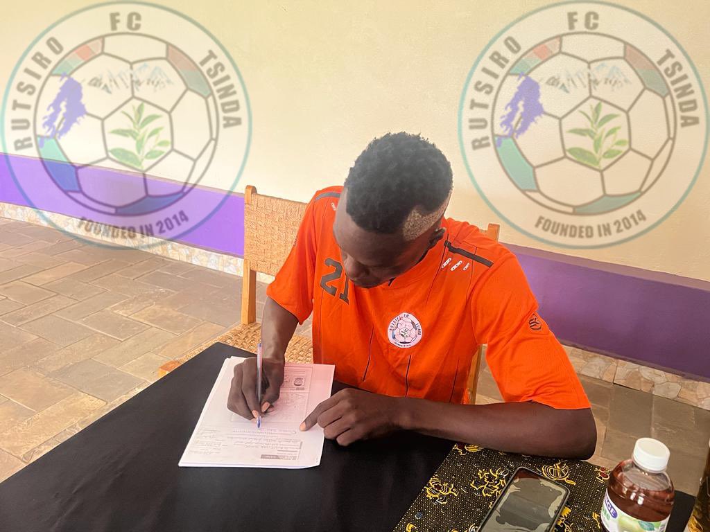 🟠⚫️🟠NEW SIGNING🟠⚫️🟠

Welcome  OCHOLIT  IVAN  JUNIOR from EXPRESS FC 
2 years contract .
<a href="/RutsiroDistrict/">Rutsiro District</a> 
#Gahundanugutsinda
#RutsiroFcTSINDA
#TuriRutsiro