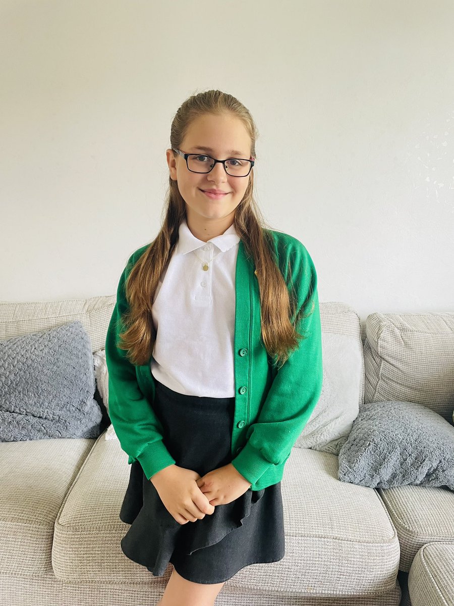 becki_bowden's tweet photo. Last day of Y3 and Y6 for these two. 🤩And last day of primary school for Libby 😭
@Beaumontprimary @BeaumontYear3 @BeaumontYear6 https://t.co/mLih1cqWy2
