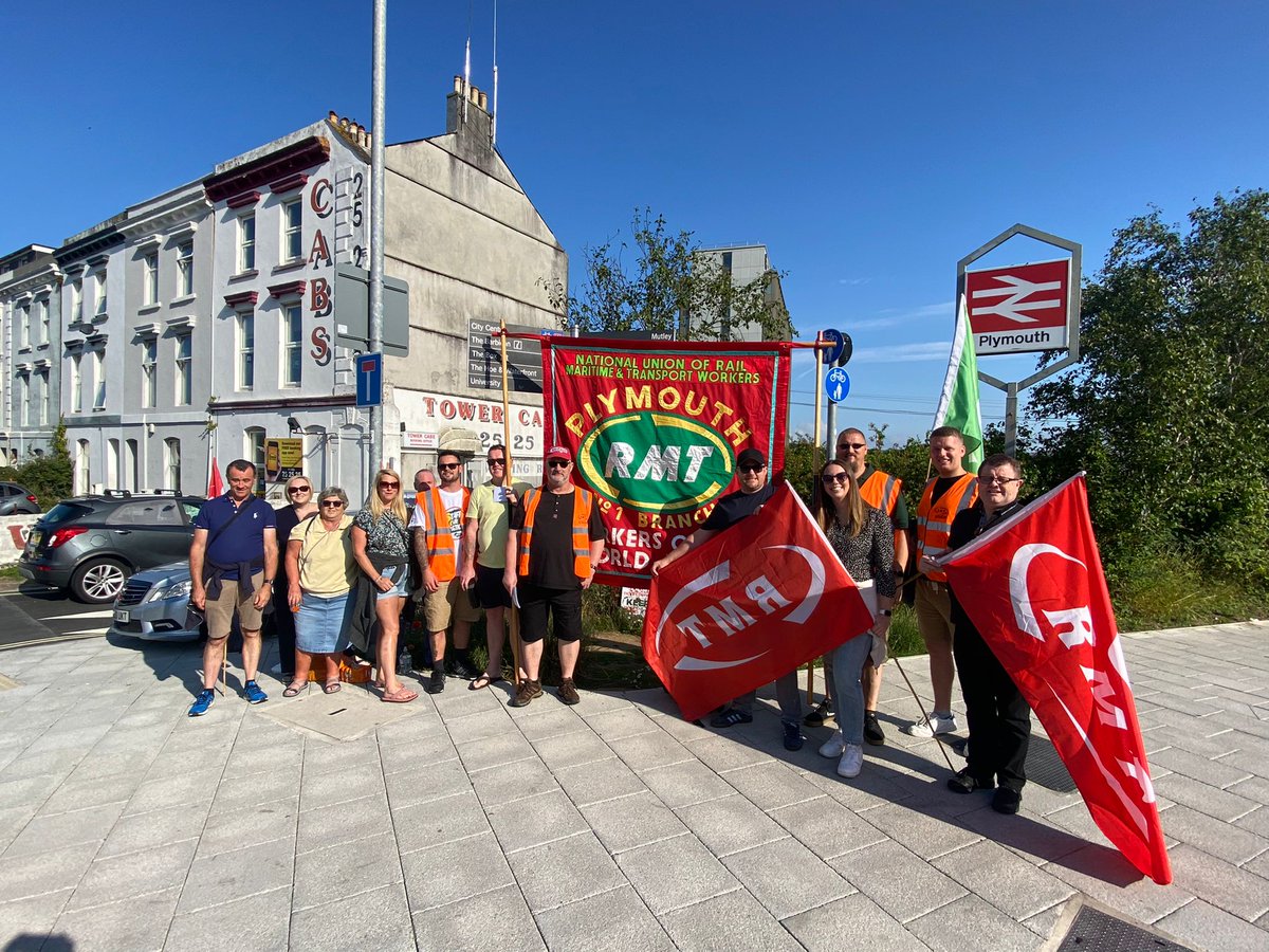 DaveGoardRMT's tweet photo. Plymouth @RMTunion solid this morning, supporting the strikes and protecting their jobs ✊️ @LukePollard https://t.co/1hzDrjTozj