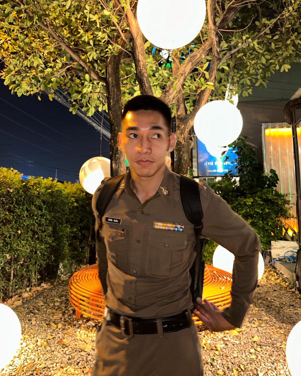 Chatchii_'s tweet photo. โลกนี้สอนให้เราเป็นผู้ร้าย มากกว่าเป็นคนดี 😈 https://t.co/RROT9wYOTl
