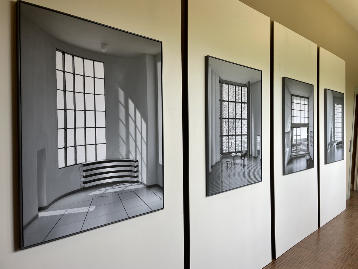 leCMN's tweet image. Incollables sur l'architecture moderne ? 🧱 
Reconnaissez-vous ces maquettes de villas modernes réalisées et photographiées par l'artiste Philippe De Gobert ? 
Rendez-vous à la @VillaCavrois pour les approcher de plus près. 🧐 
villa-cavrois.fr/agenda/en-pers… #TeamArchi