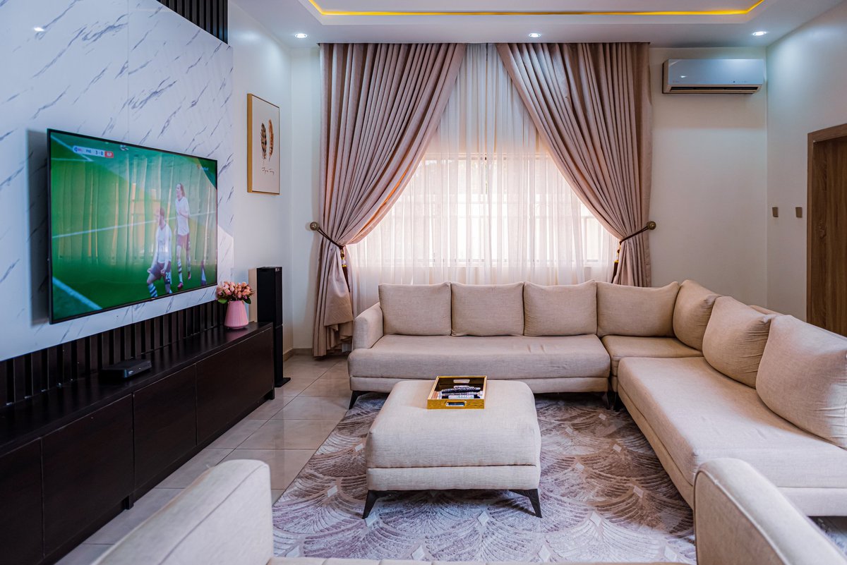 CheckersICL's tweet image. Are you visiting Abuja and in need of a place to stay for a while or are you in need of a peaceful getaway? If you love affordable comfort, then checkout our lovely apartments available for short stays.
Location: Wuse 2.

DM for bookings. 
#AbujaTwitterCommunity #shortlet #Classy