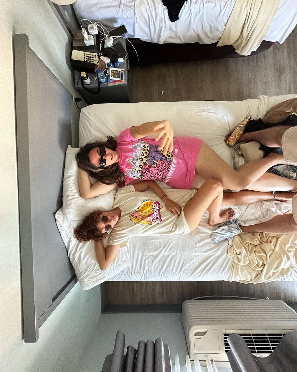 JaneDoe805's tweet photo. she's already giving off cali vibes 🌴 https://t.co/rixbJtvJhD