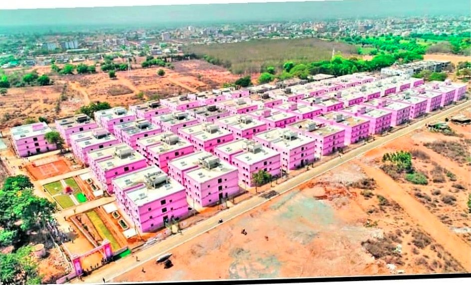 TRSDevelopments's tweet photo. Here comes the new facet of #Khammam city  

The FLOW of developmental activities are not just making the city GROW, but bringing new GLOW as well

Here is an detailed thread on Development activities  in #khammam city

#TelanganaDevelopment 

@KTRBRS  @puvvada_ajay 

1/n https://t.co/xJJCnZnR96