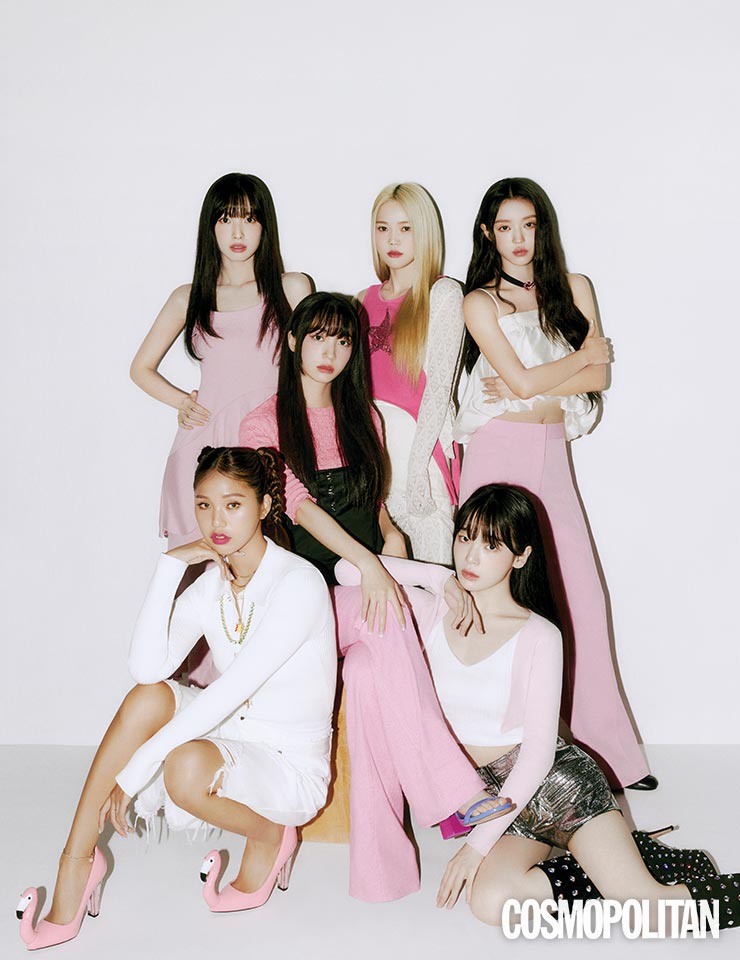 cosmokorea's tweet photo. 미니 9집, #GoldenHourglass 로 돌아온 #오마이걸🙌

#돌핀 , #번지 , #내얘길들어봐 , #던던댄스 등 수많은 썸머송들에 이어지는 신곡 #여름이들려💓💦

언제나 #미라클 같은 그녀들의 화보와 인터뷰가 궁금하다면?!👀

➡ https://t.co/QTULDKcM8b

#OHMYGIRL #효정 #미미 #유아 #승희 #유빈 #아린 https://t.co/WgqZLIC0XH