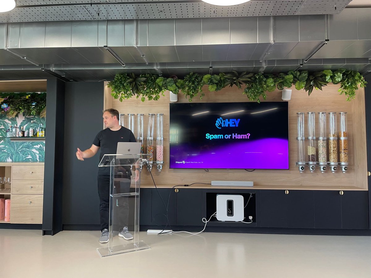 southwestruby's tweet image. Thanks to everyone who came to the meetup last night. It was great to see everyone. 💎 #rubyfriends