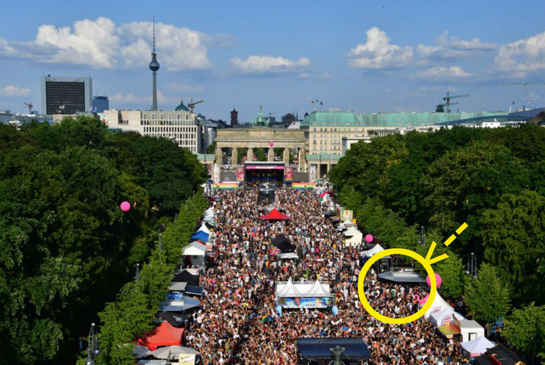 Easter_Berlin's tweet photo. Unser Bierstand auf der Strasse des 17. Juni. Wir freuen uns auf euch.
#csd #folsom #blf #easterberlin #gaypride #gay #gayberlin #bluf #fsb #mrb #Fetish #fetisch #fetiche #maskuloberlin #pigparty #robberlin #fsb #malespace #leathermen #rubbermen #berlinfetish https://t.co/V5yGbt7O8K