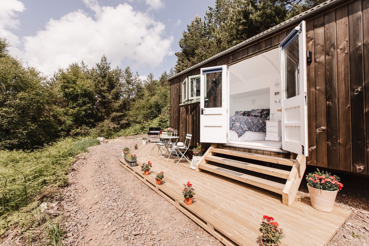 Unique hideaways tweet media