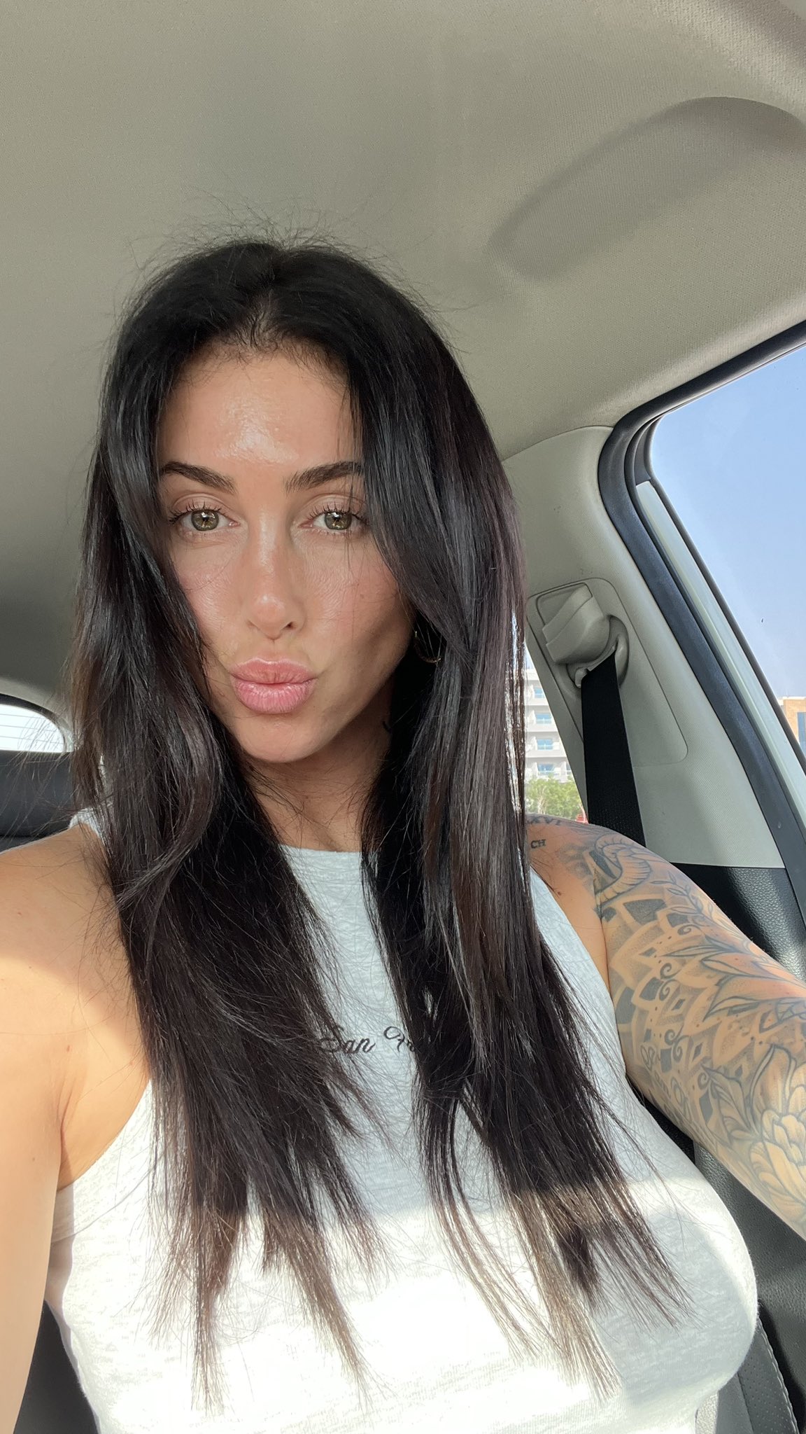 nicoledrinkwater.eth on Twitter "Fresh hair don’t care made ya stare