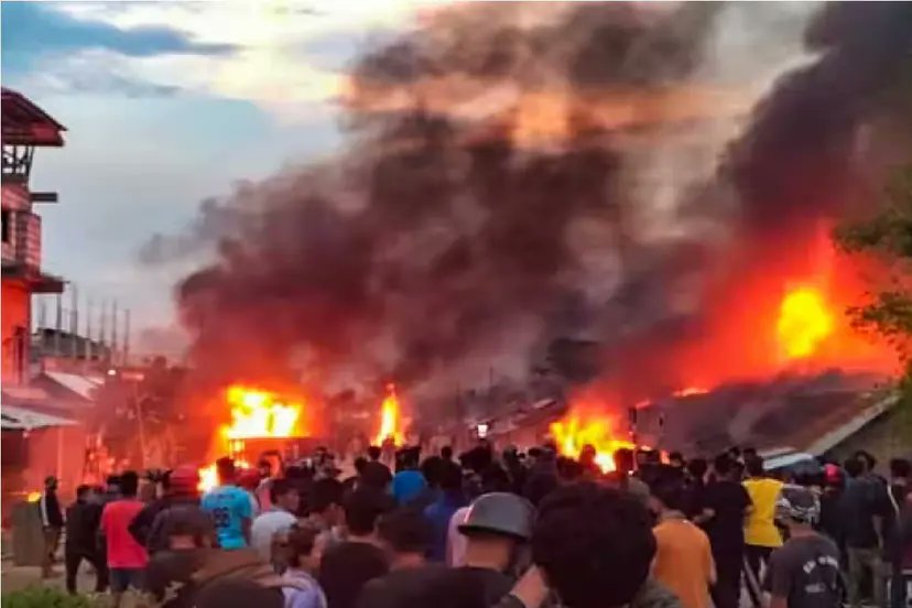 OneNationLove's tweet photo. Disturbed to hear about the violence against Christians in Manipur. As a leader, PM Narendra Modi must prioritize protecting ALL citizens, regardless of their faith. Let's unite against violence and call for immediate action to ensure safety and justice for everyone. https://t.co/kkVnDgQiJI