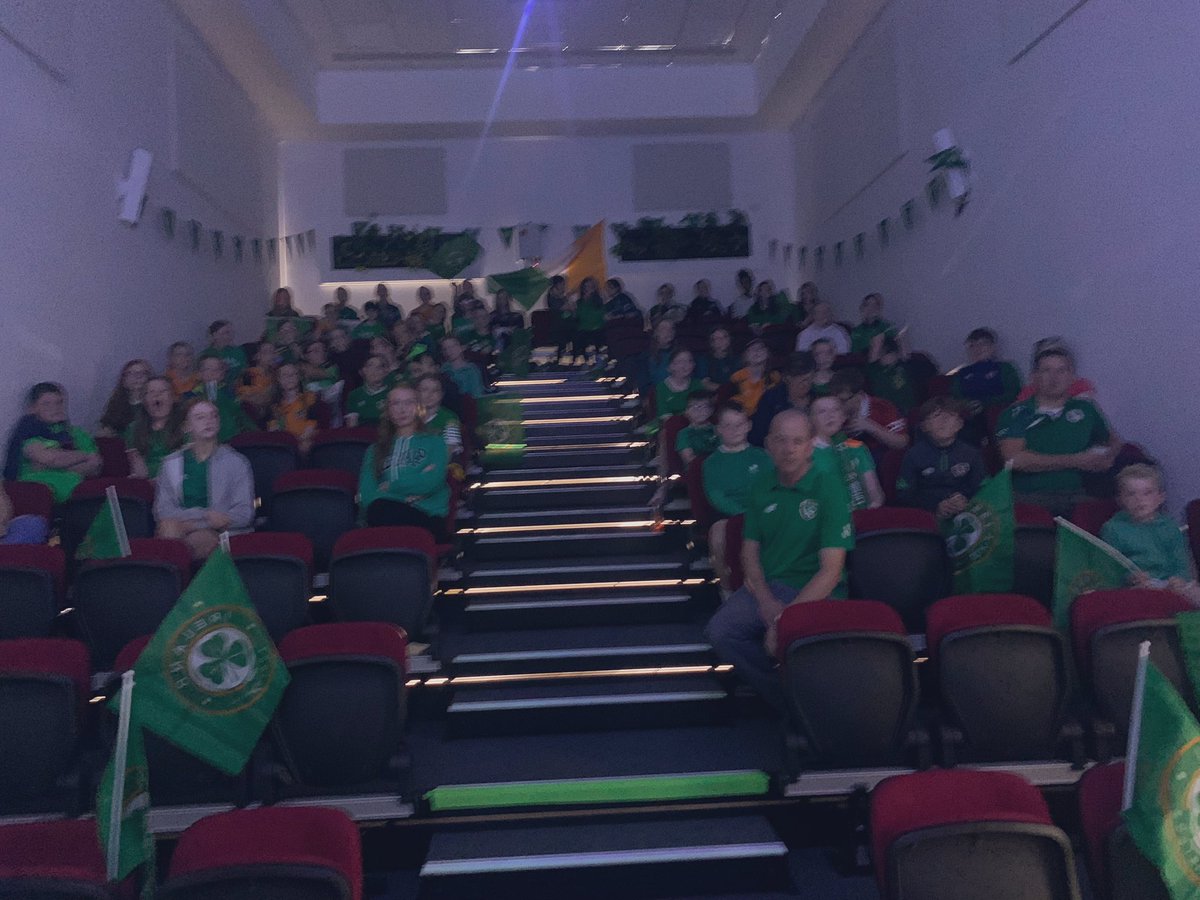 avenueseery's tweet photo. The Watch Parties around County Offaly 💚

☘️ @TullamoreTFC 
☘️ @MucklaghC 
☘️ @BirrTownFC 
☘️ @clara_town 
☘️ @FcShinroneladie 

A fantastic occasion for the opening match, we are fully behind the girls in green 🇮🇪

#COYGIG | #FIFAWWC https://t.co/I708TujxCq