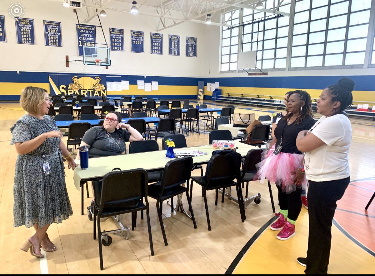DrElenaSHill's tweet photo. Adjustments from Day 1 feedback are essential to ensure we are meeting the needs out of campus teams. The I-Team is ready for Day 2! #WeAreOne #InServiceToOthers #LetsDoThis https://t.co/72o7g7k5ym