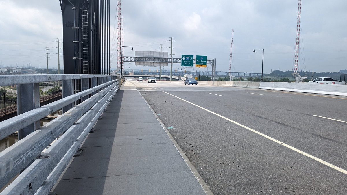 At some point in the last month, with no fanfare, the sidewalk on the new Wittpenn bridge officially opened to pedestrians and bikes. Wondering if there's a plan to protect this sidewalk from high speed traffic? <a href="/NewJerseyDOT/">NJDOT</a> <a href="/NJBikeWalk/">NJBikeWalkCoalition</a>