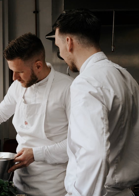 We're on the lookout for a talented Chef de Partie to join our award-winning kitchen. Enjoy great rates of pay and be a part of our dynamic team of hardworking and passionate chefs. To apply and for more information, get in touch with Martin at martin.blake@royalcrescent.co.uk