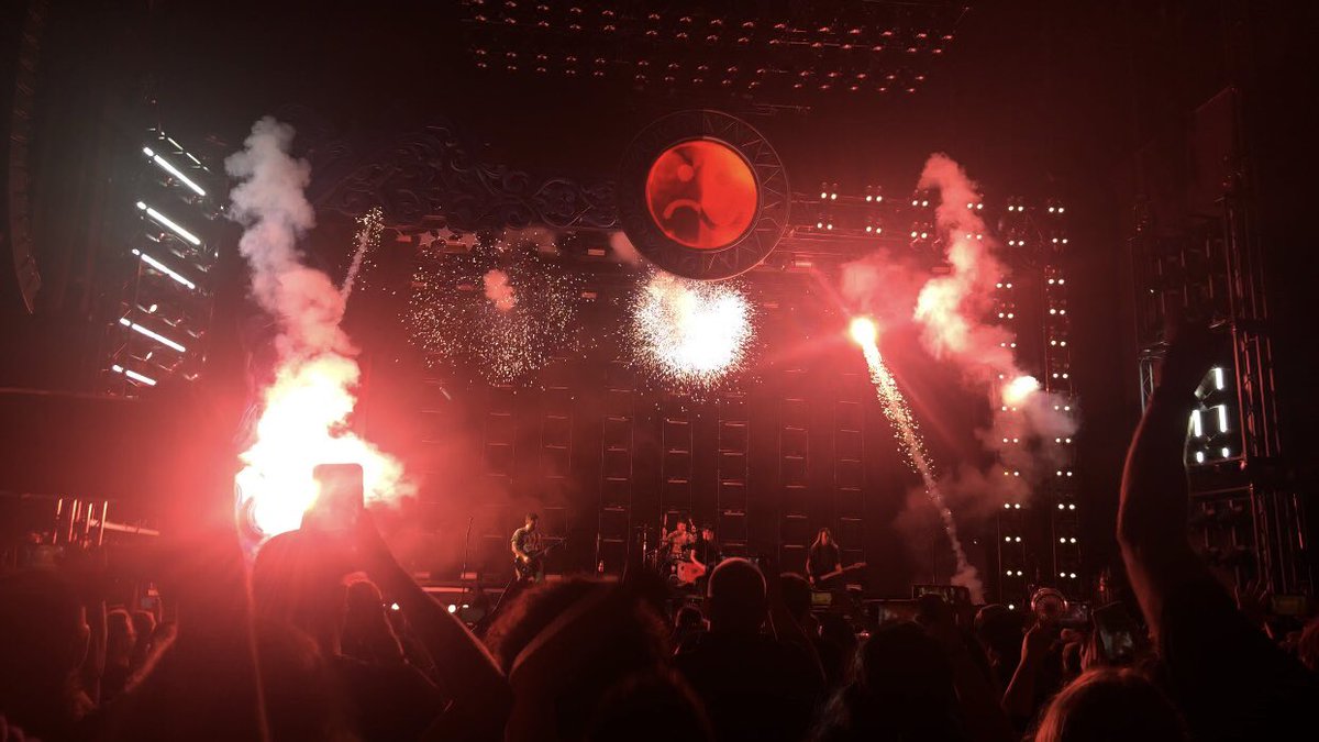 I 🫶🏼 Fall Out Boy
I've missed going to concerts the most!