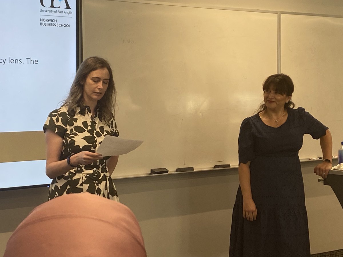 ProfSearle's tweet photo. Great science based talk by ⁦@RobertaFida⁩ on org moral disengagement ⁦@uniofeastanglia⁩ https://t.co/Is99TmfJYJ