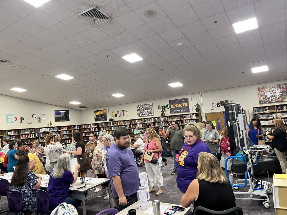 ck_binford's tweet photo. JCETC is underway! Jones County teachers are learning about some cool tech topics at our district’s ed tech conference. It’s a gray day to be a greyhound!! https://t.co/r9qd7gRVHF