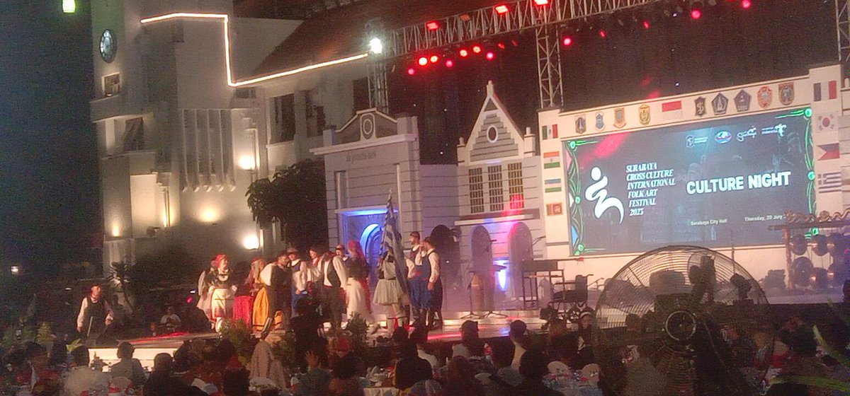 Surabaya Cross Culture International Folk Art Festival 2023 
Di Balai Kota Surabaya