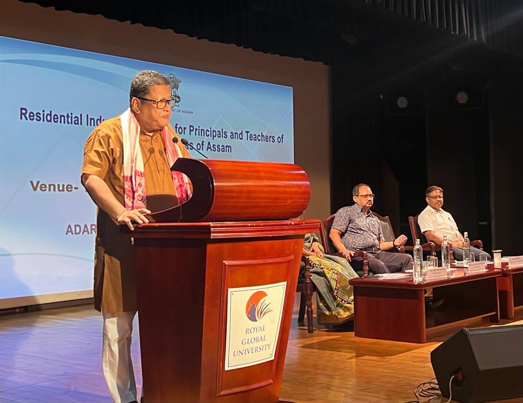 ranojpeguassam's tweet photo. Addressed the valedictory function of Residential Induction Training for the new Principals and Teachers of Adarsha Vidyalayas (AV) of Assam @RoyalGlobalUni Auditorium.

It was a beautiful experience of interacting with young talents joining the teaching profession.

@himantabiswa
@ngmahanta