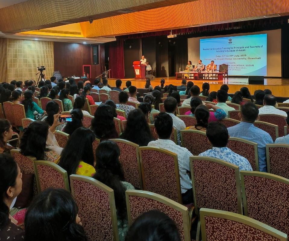 ranojpeguassam's tweet photo. Addressed the valedictory function of Residential Induction Training for the new Principals and Teachers of Adarsha Vidyalayas (AV) of Assam @RoyalGlobalUni Auditorium.

It was a beautiful experience of interacting with young talents joining the teaching profession.

@himantabiswa
@ngmahanta