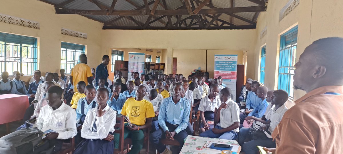 Happening right now about 100 students from 9 high schools are gathered at Immanuel Model Secondary School for our 'Monthly Youth Forums'. The Yei River County youth chairman Mr. Poru Johnson takes participants through leadership & development. Funded by @GIZ_SouthSudan #SSOT