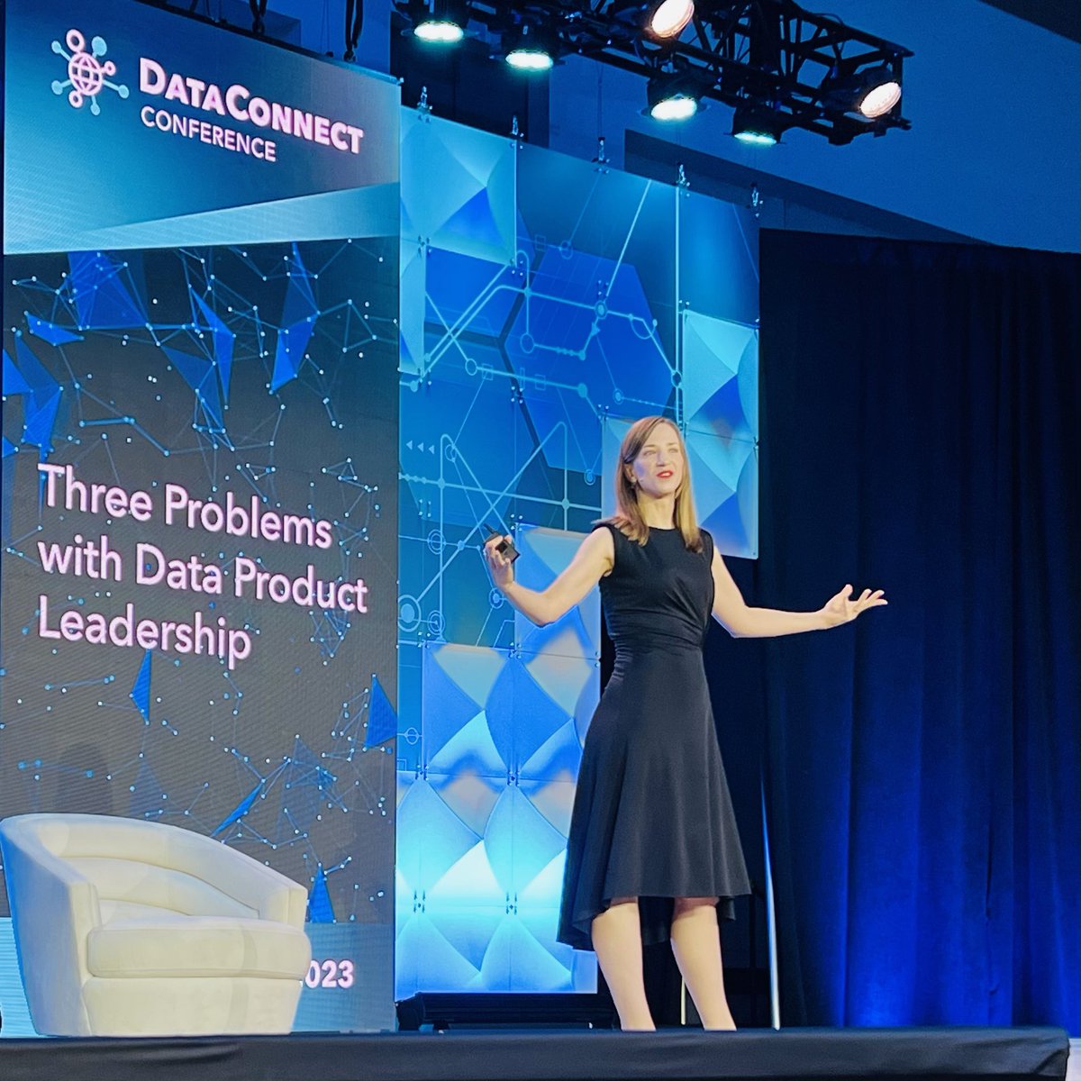 datacated_'s tweet image. Cassie Kozyrkov talks about the three problems with data product leadership: 

The three problems are: 1) data 2) product 3) leadership 

#dataconnect2023 @quaesita