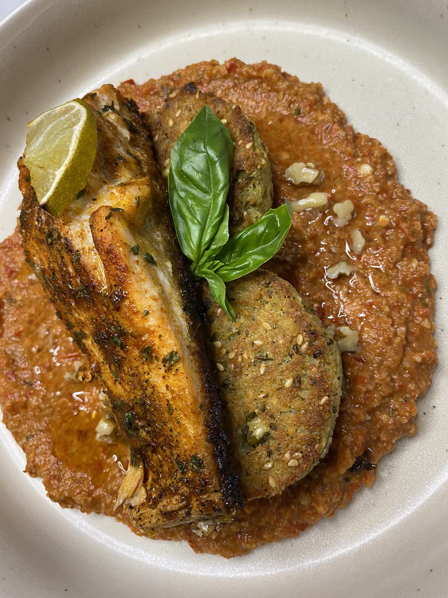 ChefGladysS's tweet photo. Another Middle Eastern inspired dish:

Oven baked Chickpea, Mung Bean, Basil fritters on top of Muhammara with Jalapeño, roasted garlic and tomatoes 😋.

The sweetness of the Muhamara with the crispy fritters and Basil is incredible. ✨

#veganrecipe #muhammara #fritters #vegan https://t.co/T90Ku4eT5Z