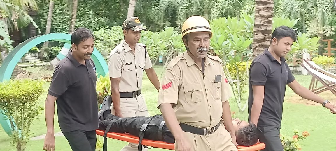 FireService_ANP's tweet photo. #Firefighters of #FSShaheedDweep on 18.7.23 conducted Mock drill at TSG Hotel on Fire scenario.

The Emergency Preparedness was successfully tested with the combined efforts of #FireService,#Police and staff of TSG Hotel. https://t.co/nEhbfaqTPC