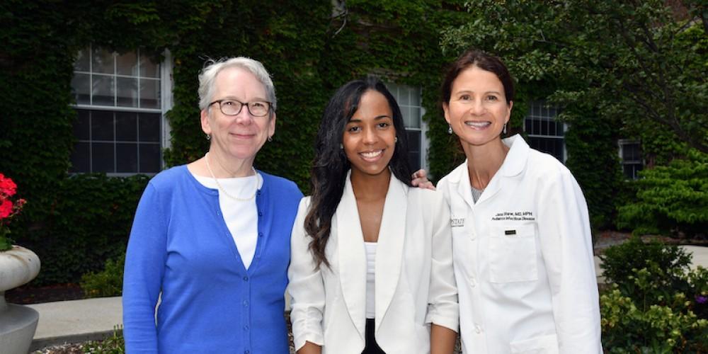 UpstateNews's tweet photo. Upstate Medical student Samantha Hanley wins key national fellowship award for paper on HPV hesitancy.

Read more 🏆 https://t.co/G1jkF31NMF https://t.co/KjIWL8JzOv