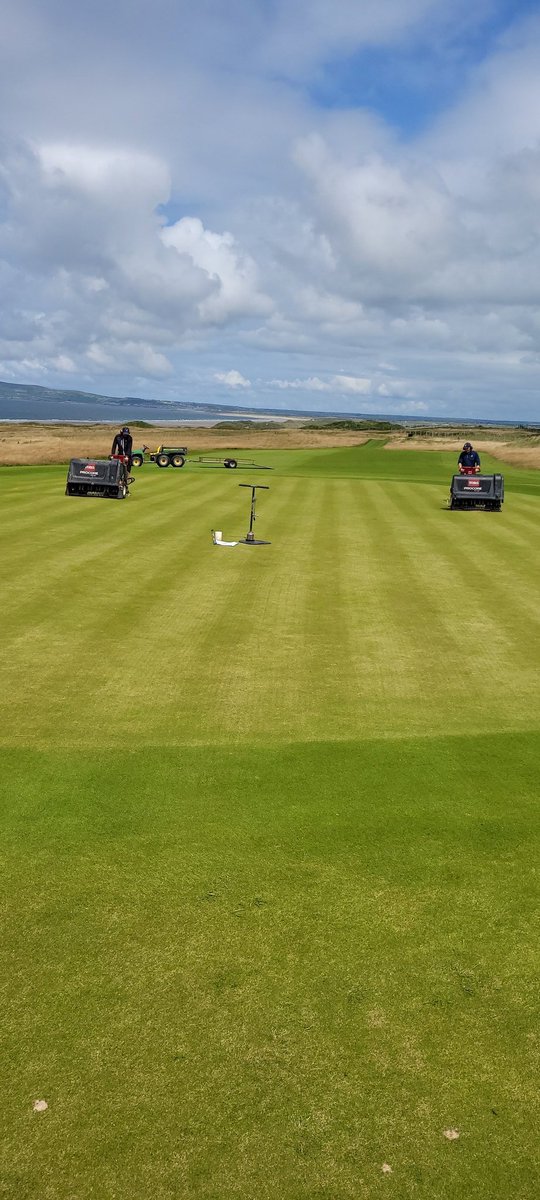 That's a wrap 26 greens solid tined in one day with 6 mm tines #team <a href="/traleegolflinks/">Tralee Golf Links</a> <a href="/TheSocialHackR/">The Social Hacker</a> <a href="/GerGorman/">Ger Gorman</a>
