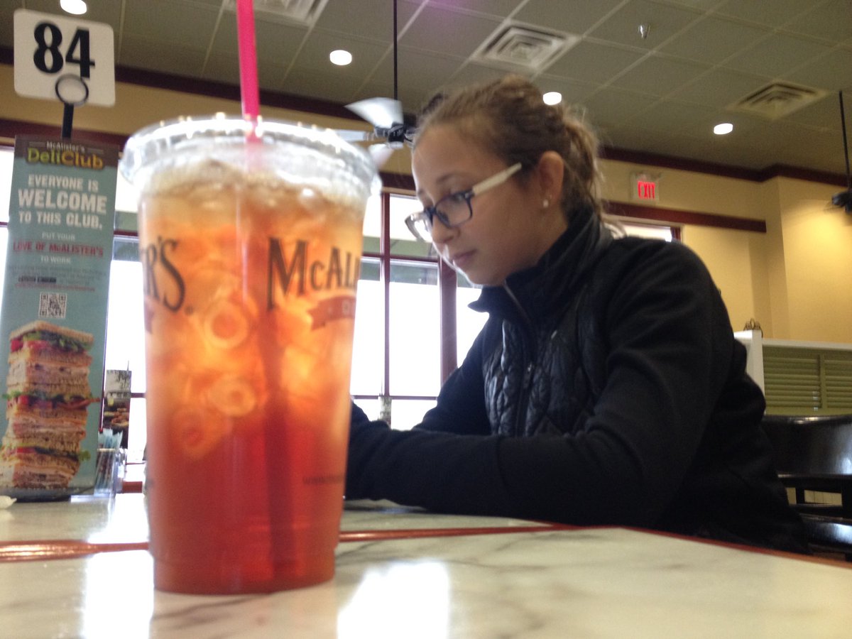 JimmieTramel's tweet photo. It’s the most wonderful time of the year: #FREETEADAY at @McAlistersDeli https://t.co/0e71B3wWVu