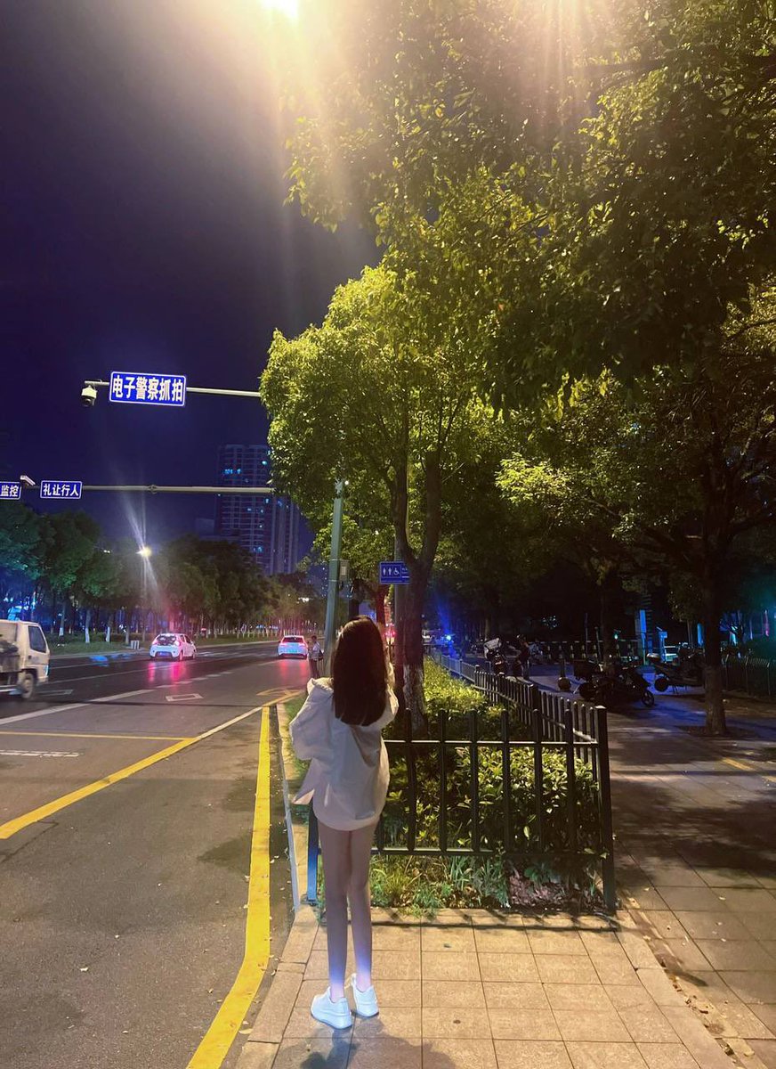 romarkied's tweet photo. 山高水远，我为你踏星而来 #景色 #少妇 #户外 #相遇 #熟女 #激情 https://t.co/htOr5BpHkx