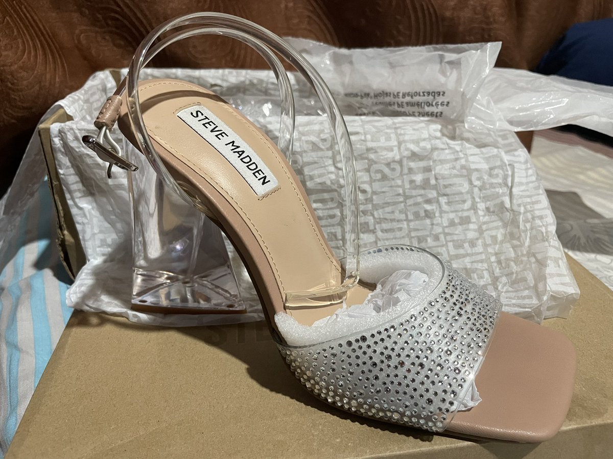 cindyamanda27's tweet photo. WTS want to sell
Sepatu Steve Madden
Uk. 37,5 (23,5cm)
New (belum pernah pake sama sekali)
Harga beli 418rb
Harga jual 380rb (bisa nego)
Pengiriman dari solok (sumbar) “subsidi ongkir maks. 10rb”
Minat boleh DM yaa https://t.co/OUdD8HytaF