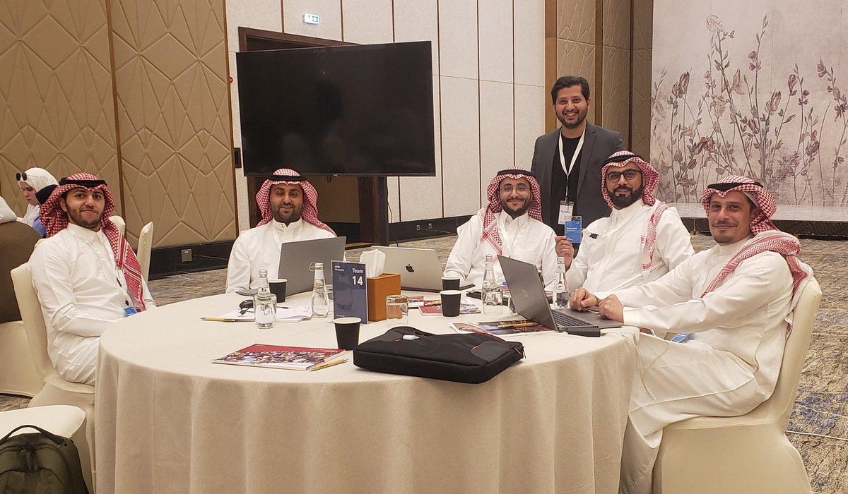 adilmakes's tweet photo. Today I participateed at #ANBeyond Hackathon arranged for the employees of @anb_bank  as UX Design Facilitator and represented @LIVEHUED.
Empowering diverse teams was the heart of this experience, as we transformed their brilliant innovation ideas to  prototypes.#DesignThinking https://t.co/89HVNpJm6e