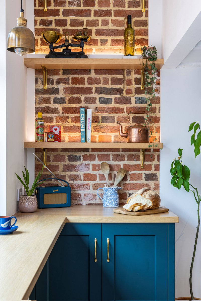 KitchenMakersUK's tweet photo. Working around original features of unusual buildings is something we are quite used to here at KitchenMakers. Having a bespoke kitchen means that we can work around the features of the room. If it's a tricky beam or a funny shaped wall, it's no problem for our workshop team! https://t.co/Tqjsd1OEWE