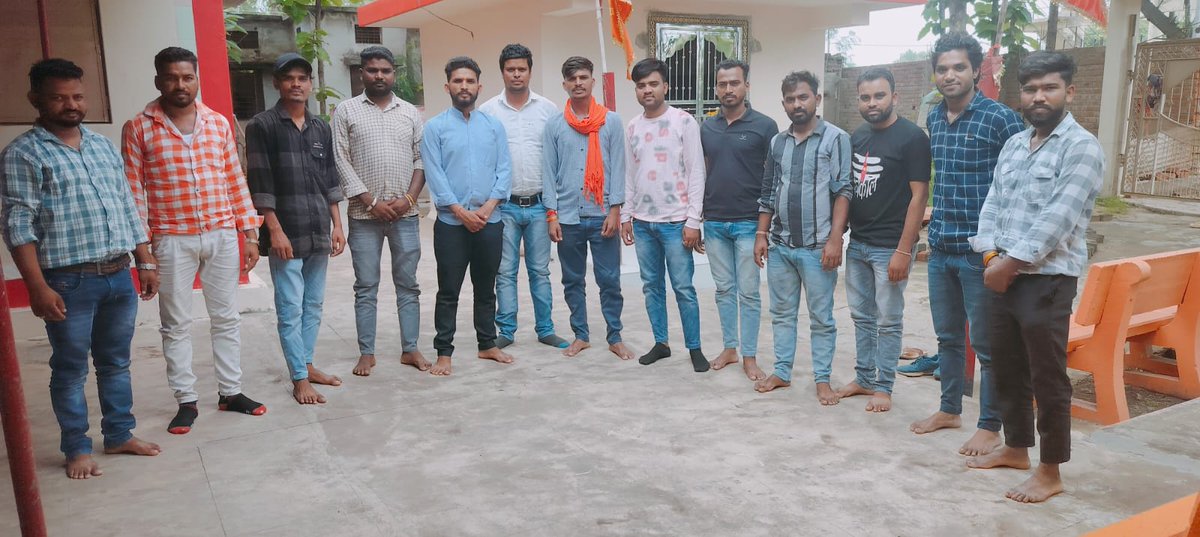 BharatMeda11's tweet photo. #शाहिद चंद्रशेखर आजाद की 117 वा #आजाद उत्सव मनाने को लेकर आज #HYJS🚩 राणापुर ब्लॉक के #कार्यकर्ताओं की बैठक लेकर #कार्यक्रम को लेकर #विस्तृत चर्चा की गई ! https://t.co/vAnz4UtLo9