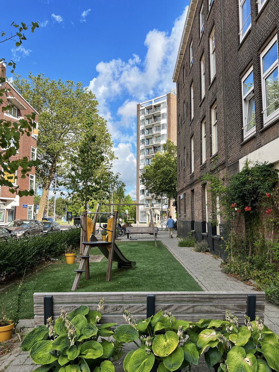 Qagggy's tweet photo. What if we built streets for kids? How would we allocate street space? https://t.co/xKEPasgmVI