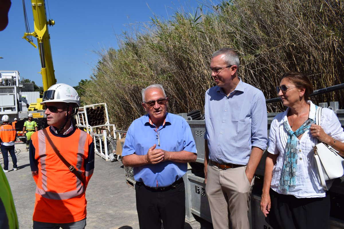 RegiedeseauxM3M's tweet photo. Arrivée du #microtunnelier pour positionner le réseau structurant sous le carrefour de la route de Ganges et sécuriser l'alimentation en #EauPotable de 160 000 habitants.
Bravo aux équipes, à Aude qui lui donne son nom et à l'entreprise #Bessac qui a construit et livré l'ouvrage https://t.co/IiqgIoqFhV