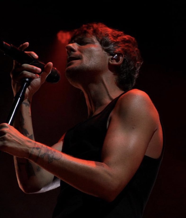 ltbrnews's tweet photo. Louis Tomlinson. https://t.co/XWPDInjAEs