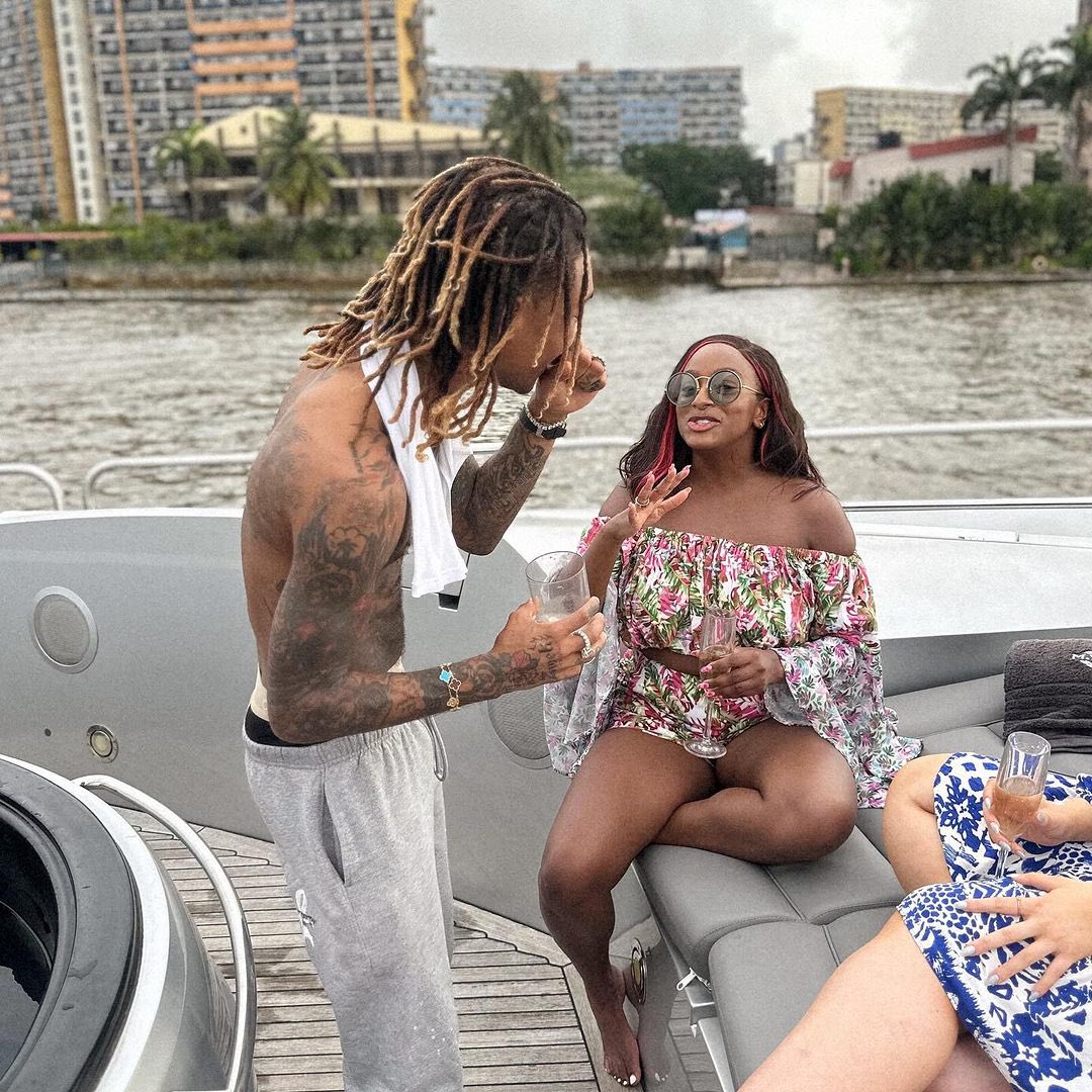 yabaleftonline's tweet photo. Cuppy and Swae Lee chilling on a boat in Lagos.

 https://t.co/xnpRs119HK