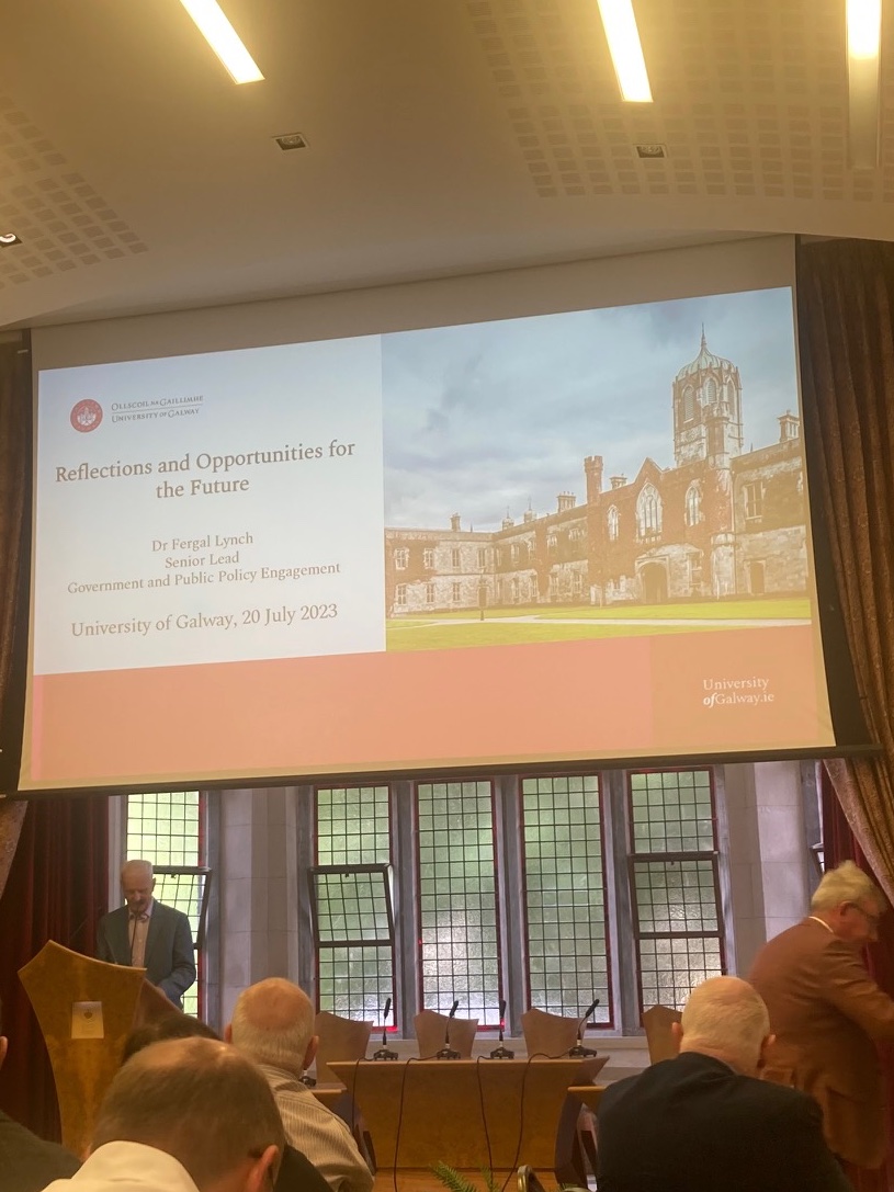 NikitaNBurke's tweet photo. A really engaging &amp; energising day @uniofgalway on research to policy. Everyone agrees it's the right thing to do - there's great motivation. Some challenges /opportunities to consider including breaking out of silos, better communication &amp; relationship building #EvidenceToPolicy https://t.co/1VXiMtsJHV