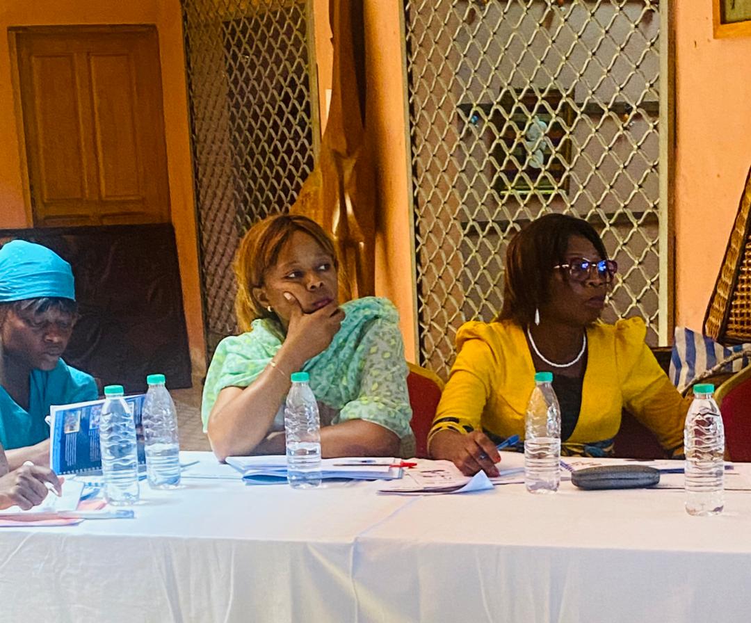 AfricanWITS's tweet photo. #THREAD 
CaravElles Digital Center 
Phase 1

Atelier 1 : E.commerce / vente en ligne avec @maguylaurence Ingénieur en Management de projet.

Avec le soutien de @fxoese et @AFD_France  dans le cadre du programme "Feministe en Actions". 

#AfricanWITS #XOESE #AFD #CaravElles https://t.co/YLrpGkQmXT