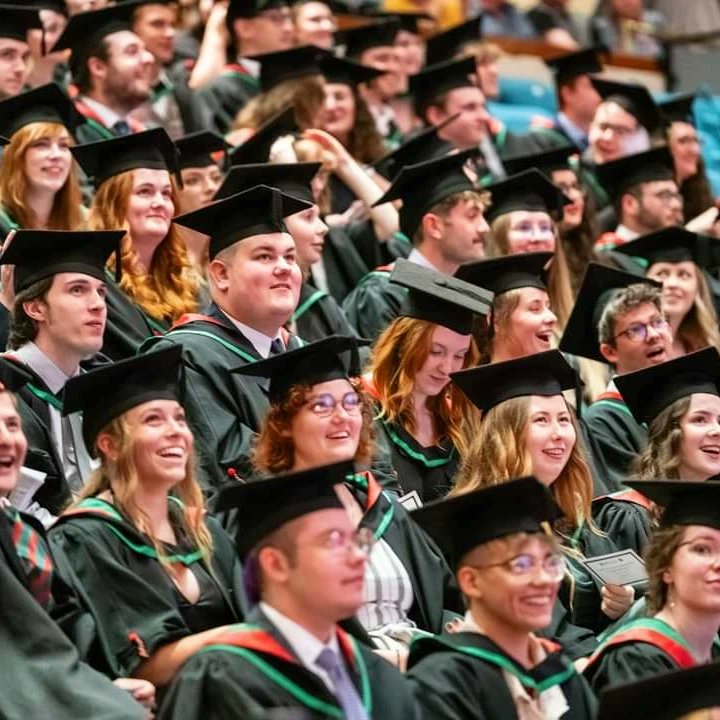 AberystwythTFTS's tweet photo. Llongyfarchiadau i ddosbarth AThFfTh 2023 a raddiodd dydd Mawrth! Congratulations to the TFTS class of 2023 who graduated yesterday! #Abergrad23 https://t.co/DG6gSXiRnk