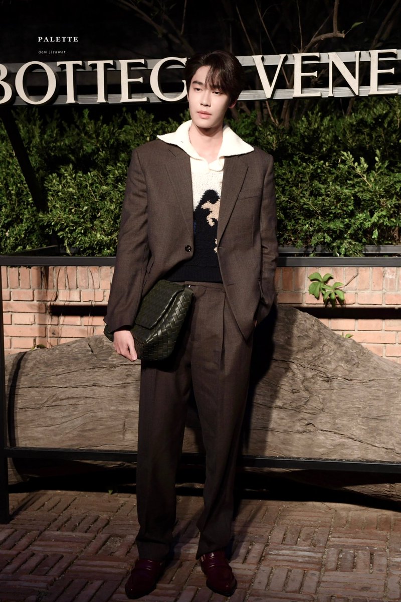 palette001030's tweet photo. 230720 Bottega Veneta Winter 23 Show in Beijing

🥰🥰🥰
@dew_jsu 
#BottegaVeneta
#dew_jsu https://t.co/DUeyeVWMAc
