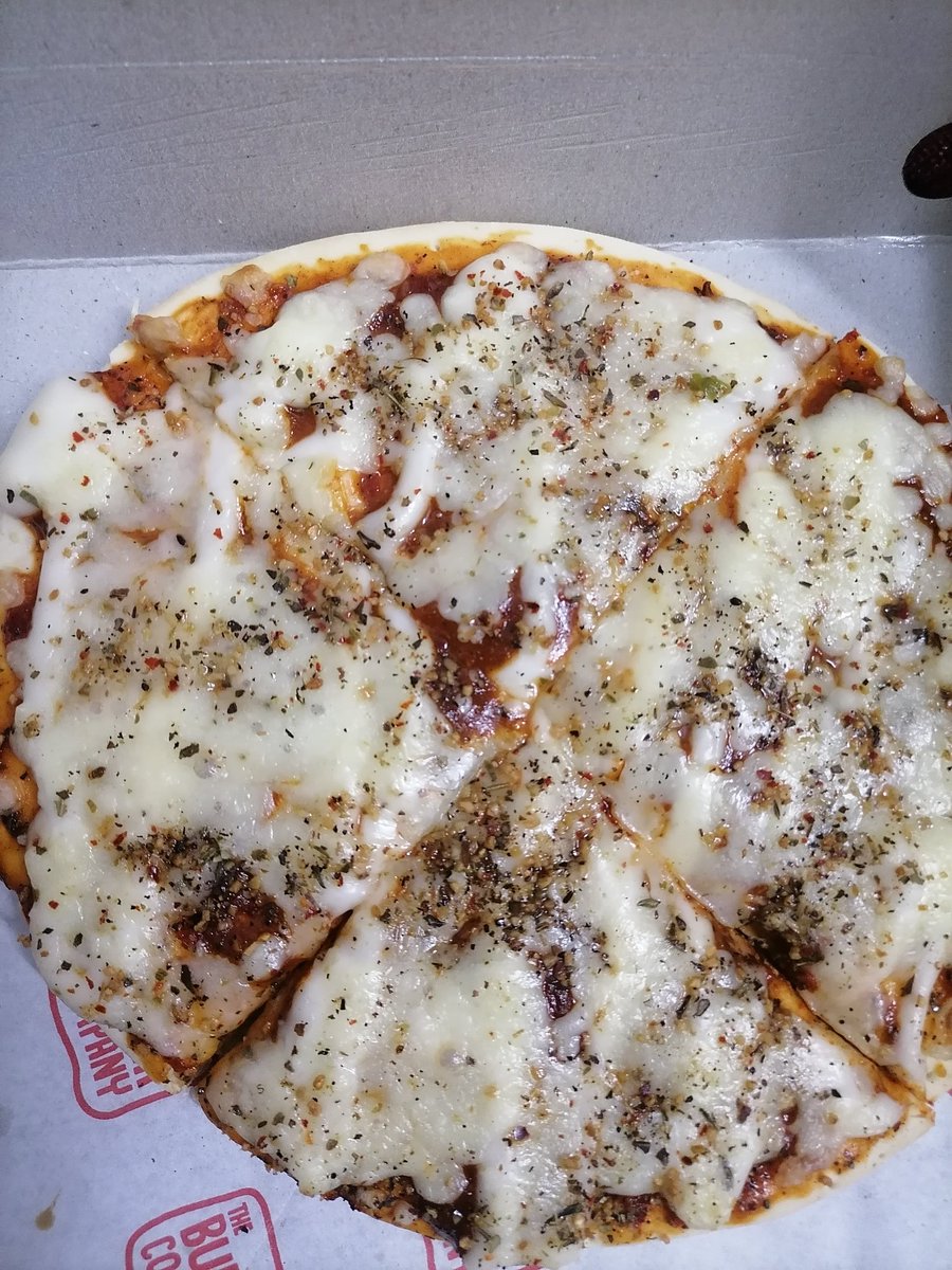 Shyhetzi's tweet photo. 피자 피자 피자!!!!🍕 https://t.co/OlM5qbjWBx