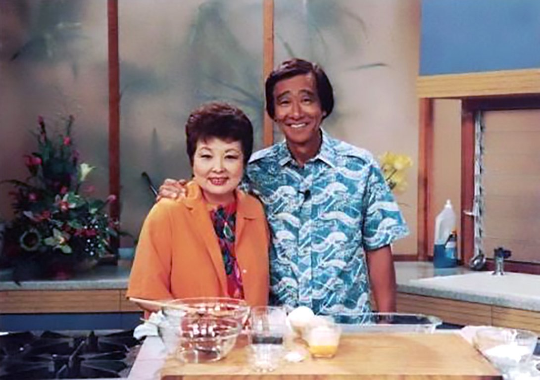 ICYMI: Muriel’s beginnings as a cook in the family kitchen branched out to include experience at her family’s business. She started helping in the kitchen of Hananoya, a tea house her father ran on Vineyard Street in Honolulu. Read more about Muriel Miura: ow.ly/JrLY50P9Ziu